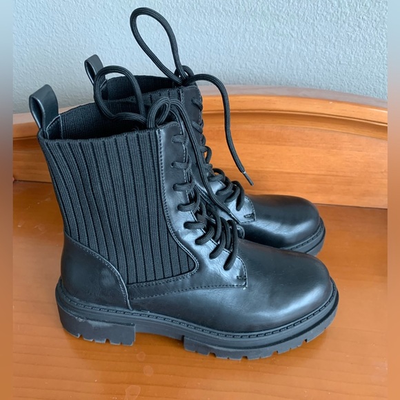 COMBAT STYLE LACE UP BLACK BOOTS SIZE 5.5 - Picture 2 of 7